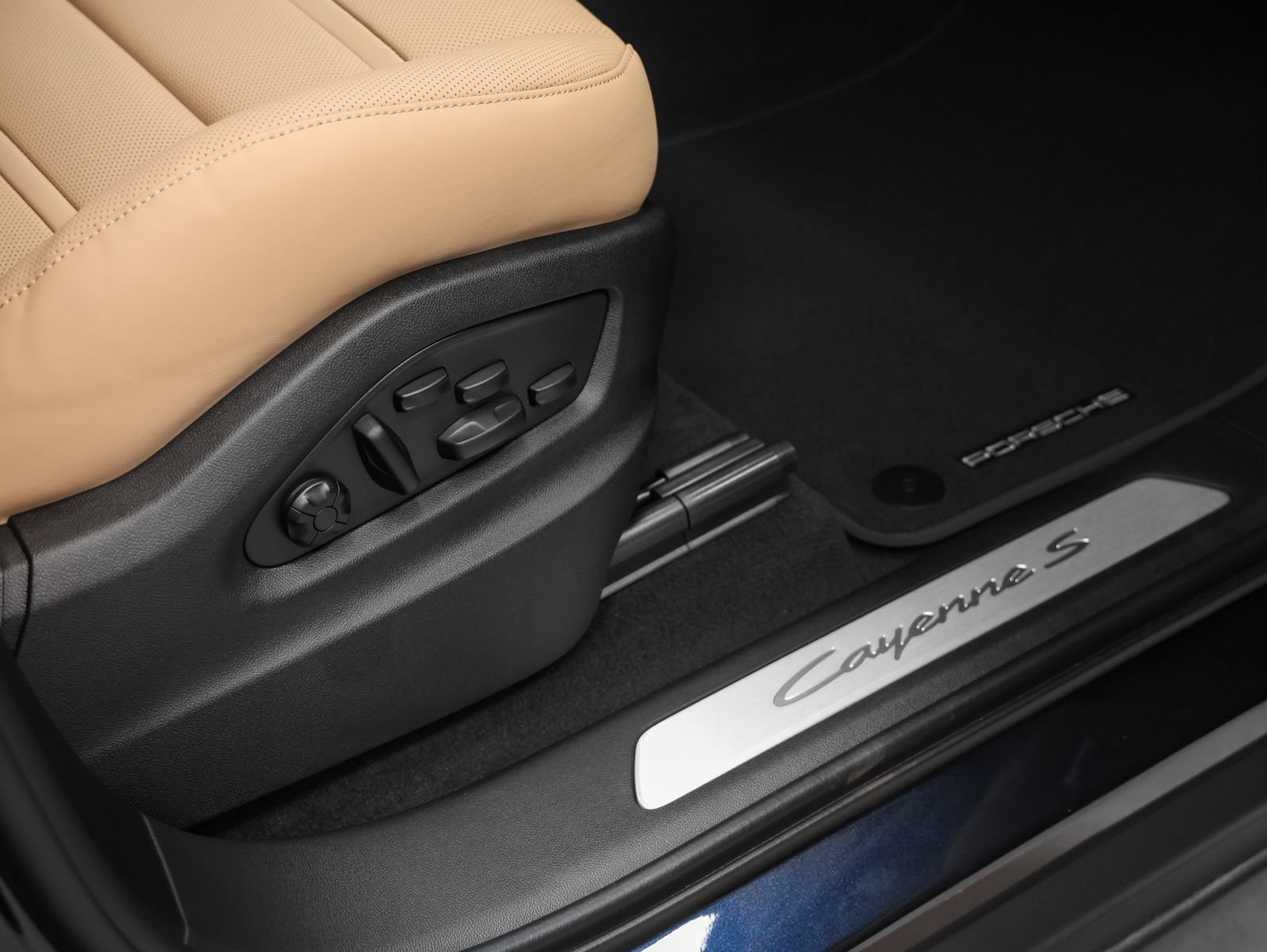 New 2026 Porsche Cayenne S AWD/4WD image 22