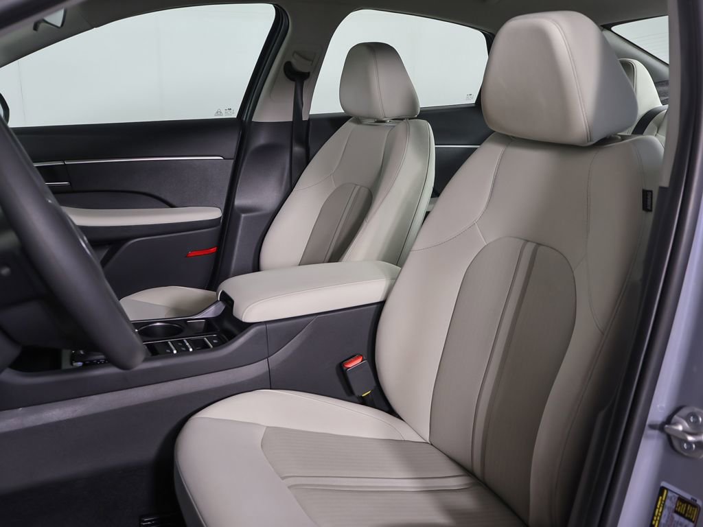 Certified 2025 Hyundai Sonata SE image 24