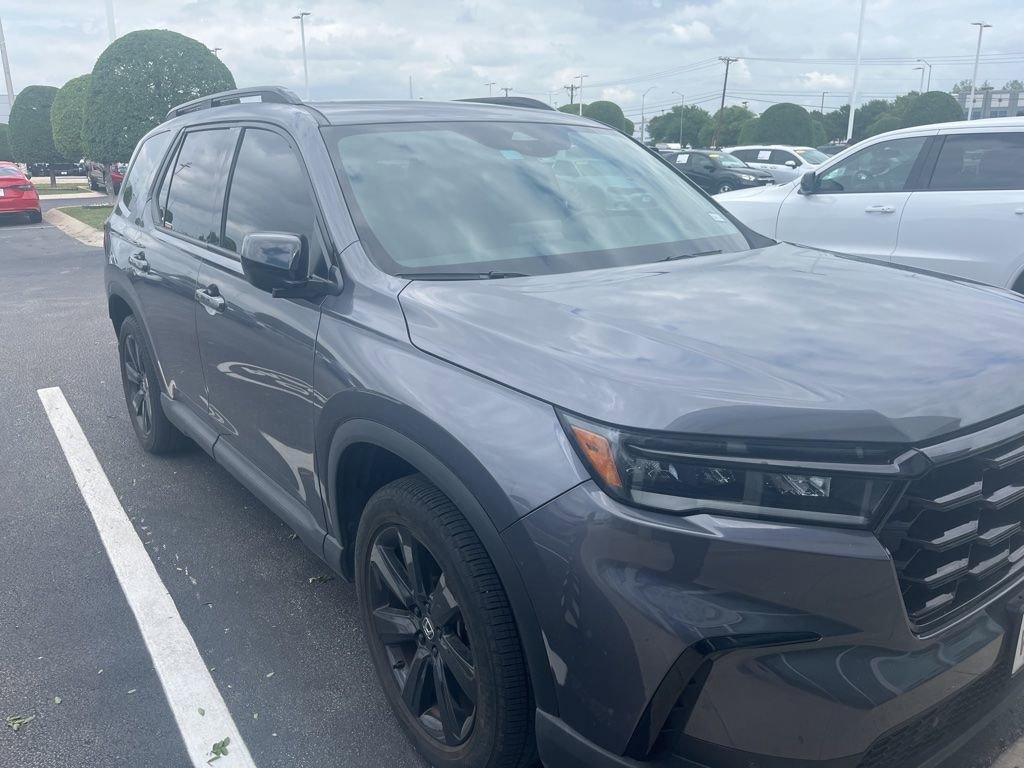 Used 2025 Honda Pilot Black Edition image 3
