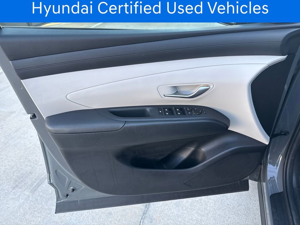 Certified 2025 Hyundai Tucson SE FWD image 11