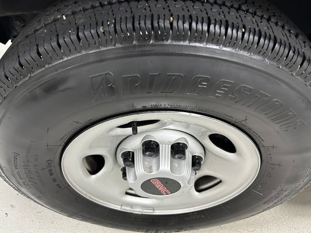 Used 2025 GMC Savana 2500 w/ Driver Convenience Package RWD image 9