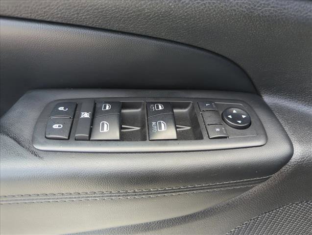 Used 2019 Jeep Grand Cherokee Laredo RWD image 30