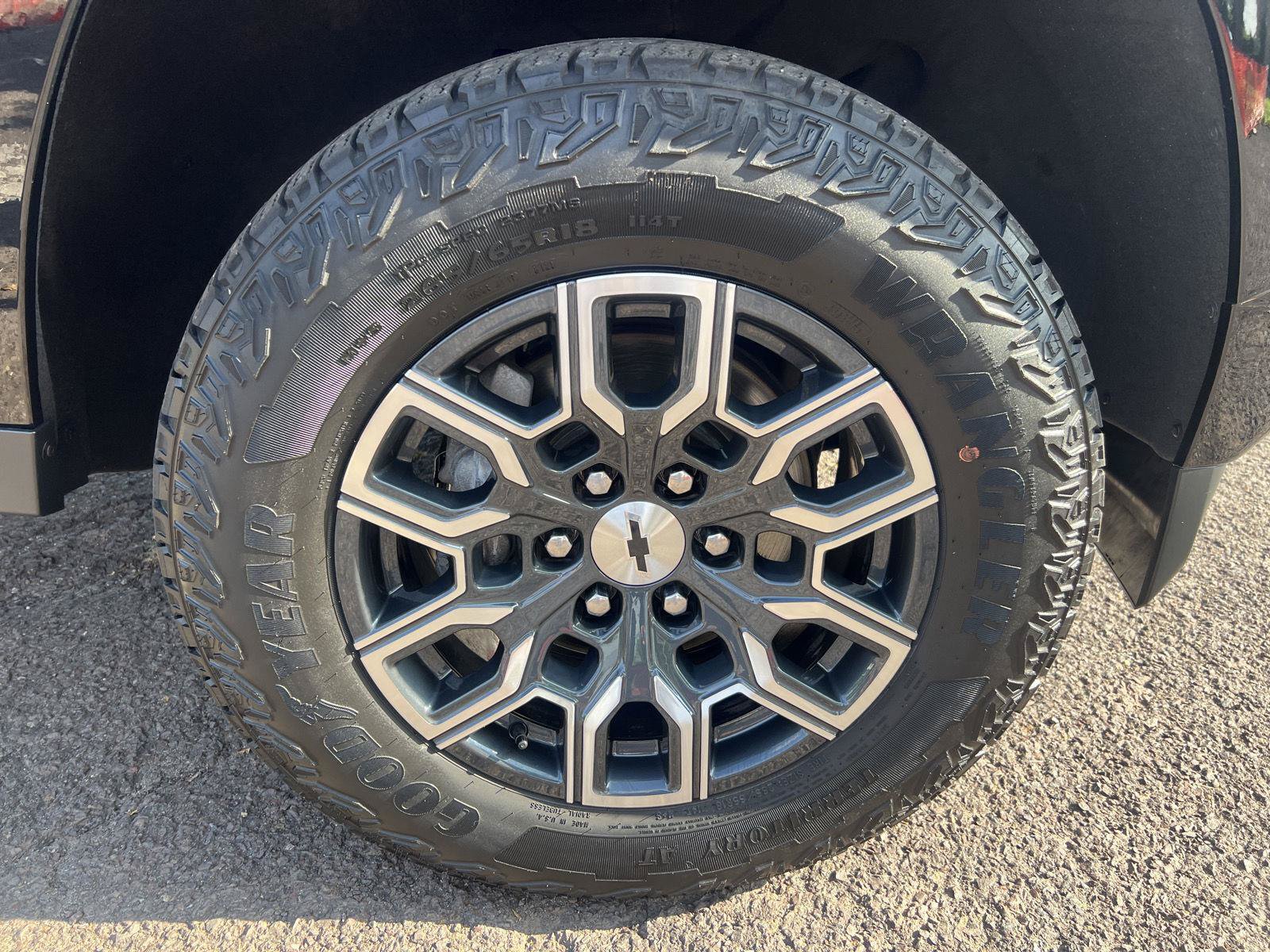 Used 2023 Chevrolet Colorado Z71 w/ Z71 Convenience Package 2 AWD/4WD image 9