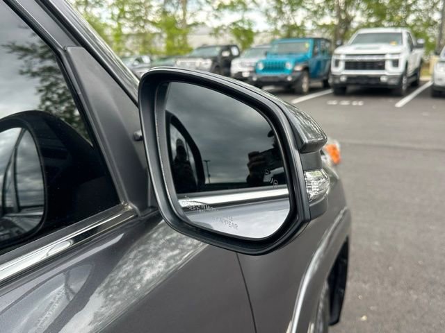 Used 2022 Toyota 4Runner Limited AWD/4WD image 14