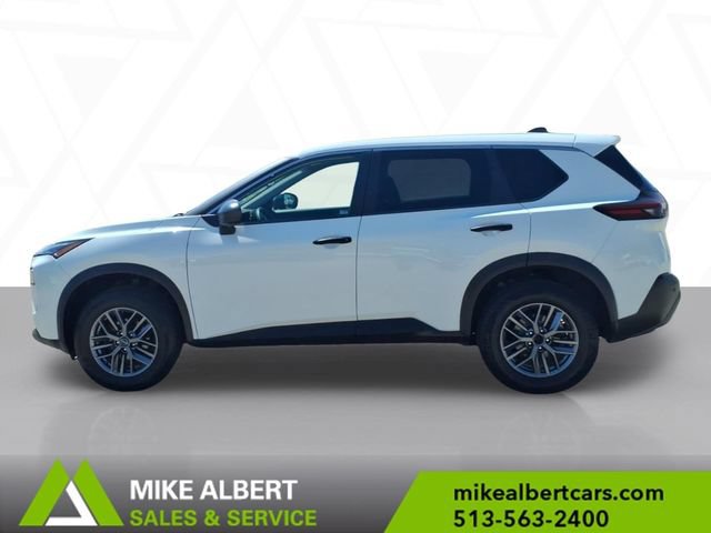 Used 2023 Nissan Rogue S AWD/4WD image 4