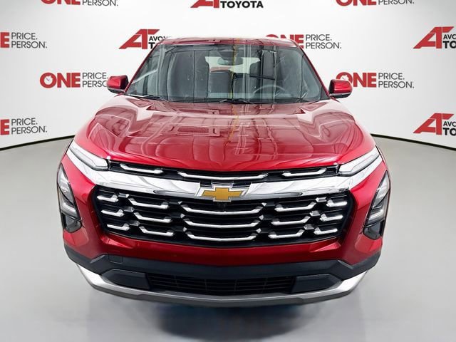 Used 2026 Chevrolet Equinox LT w/ LPO, Floor Liner Package AWD/4WD image 2