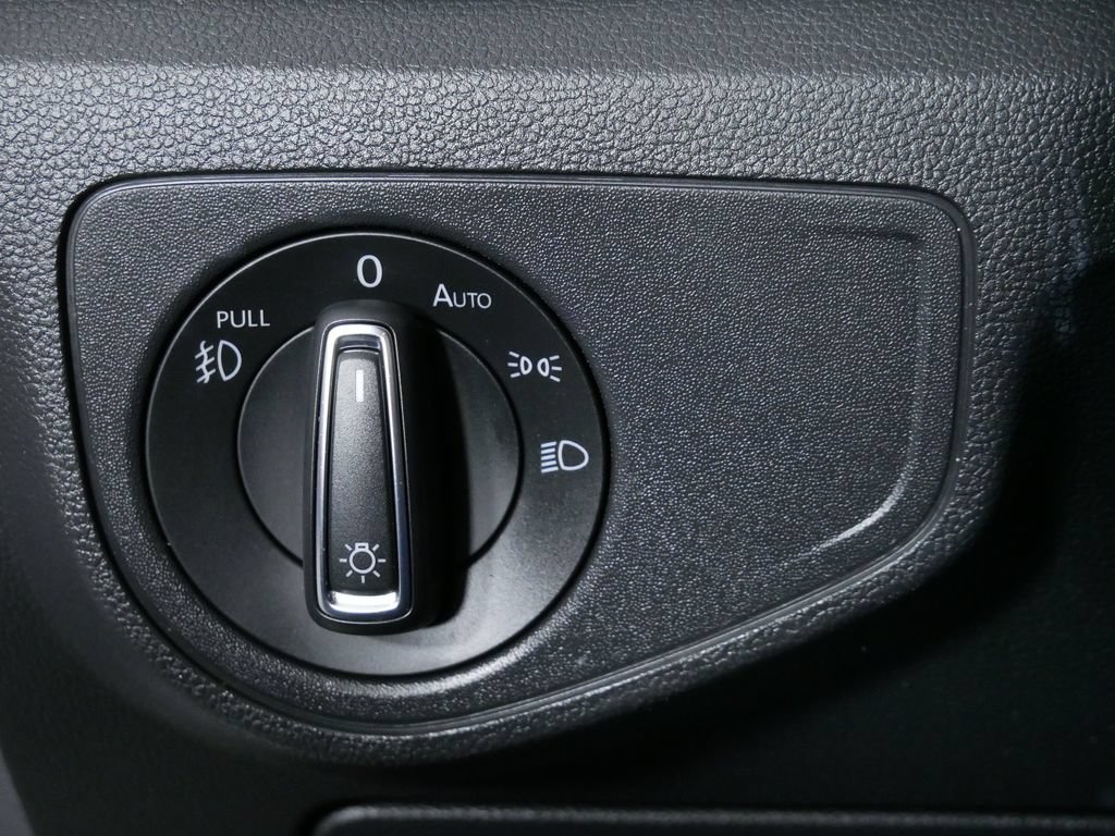 Used 2019 Volkswagen Atlas SEL R-Line AWD/4WD image 24