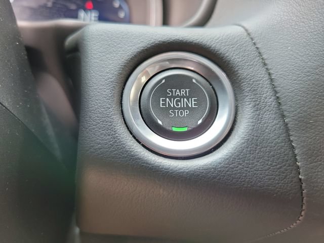 Used 2024 Chevrolet Suburban LT RWD image 23