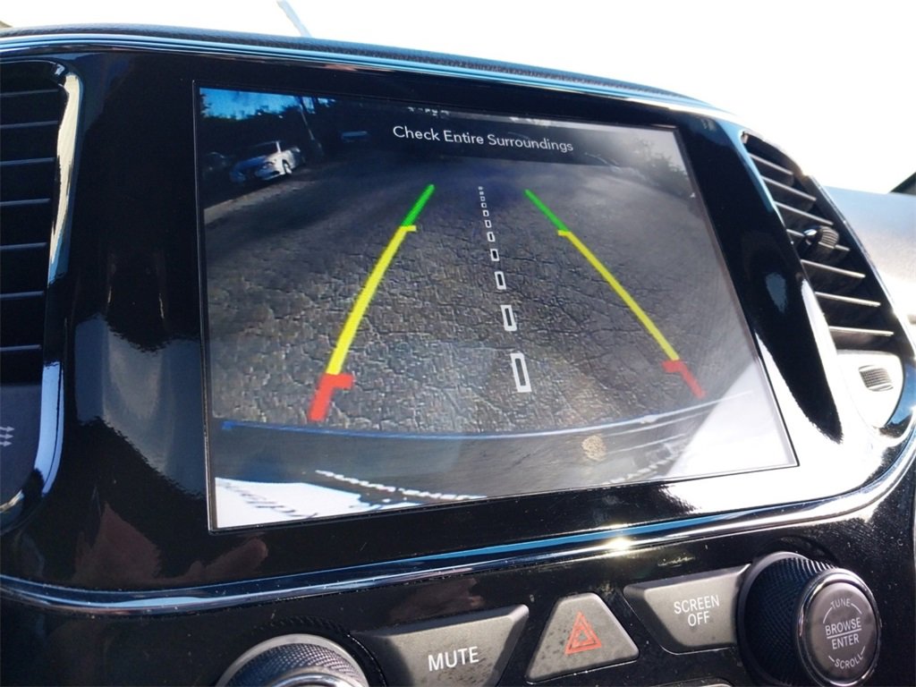 Used 2022 Jeep Grand Cherokee Limited image 16