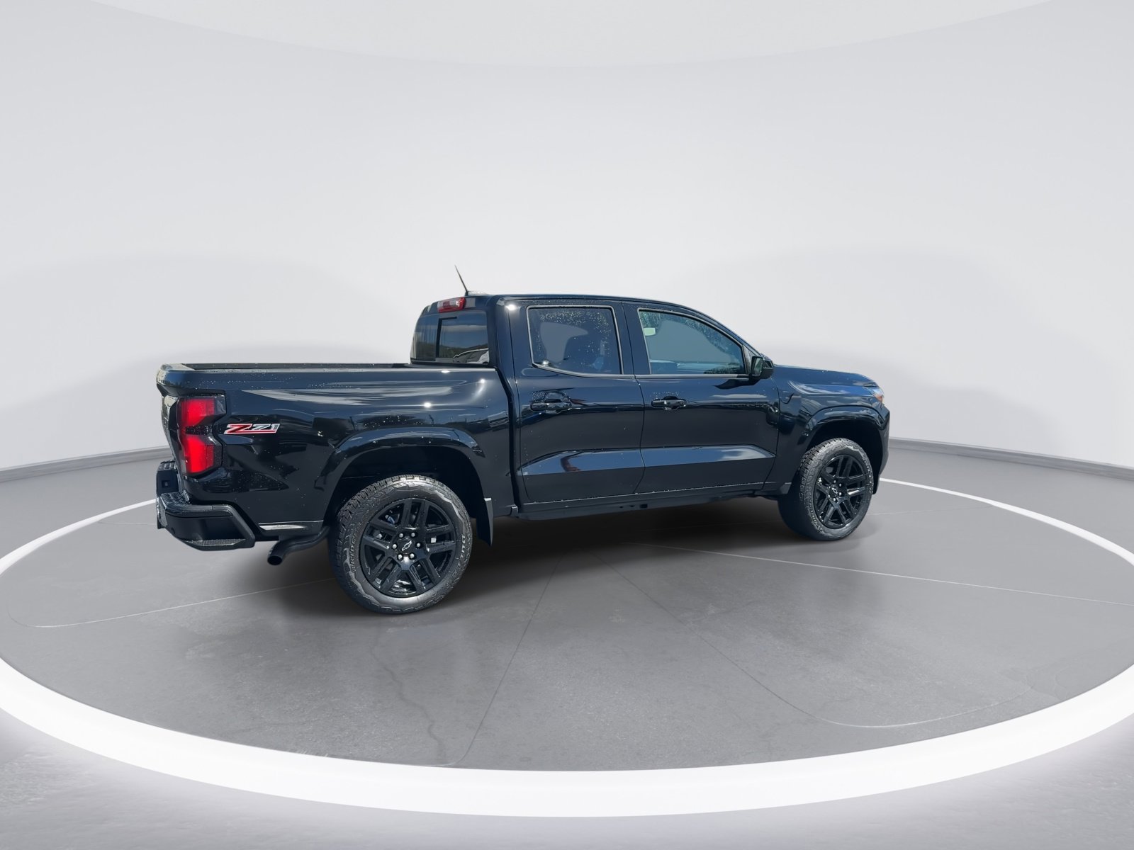 Certified 2025 Chevrolet Colorado Z71 w/ Technology Package image 2