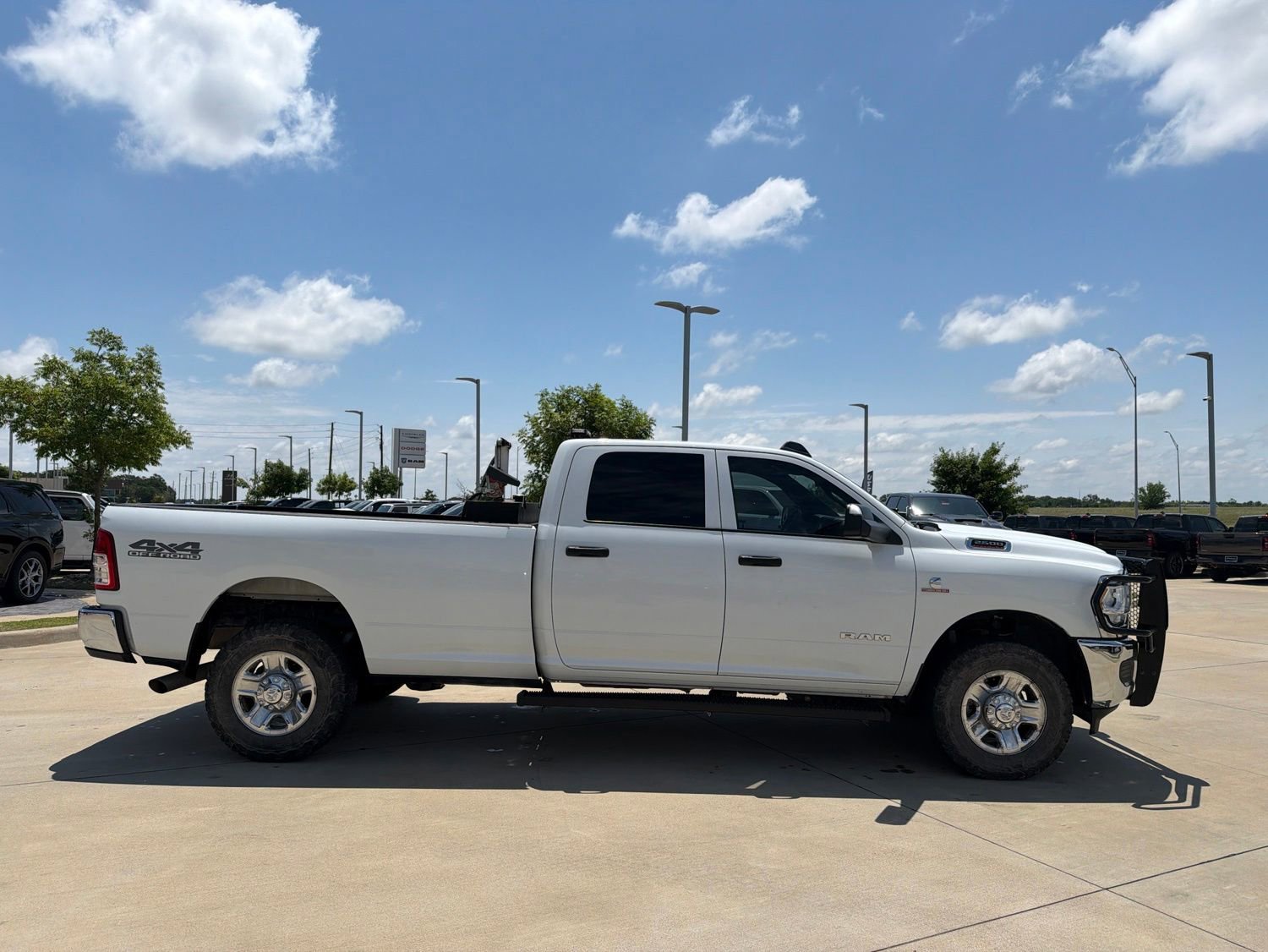 Used 2022 RAM 2500 Tradesman w/ Chrome Appearance Group AWD/4WD image 6