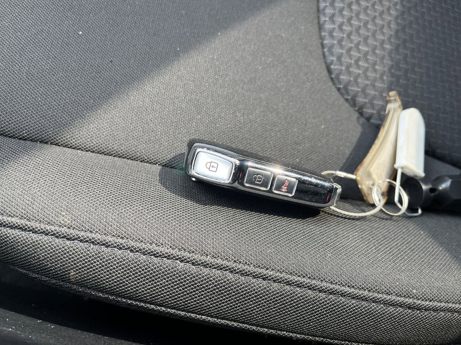 Used 2025 Kia Sportage LX image 21