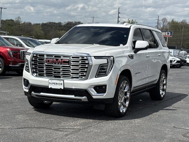 Used 2025 GMC Yukon Denali w/ Sun & Power Step Package image 14