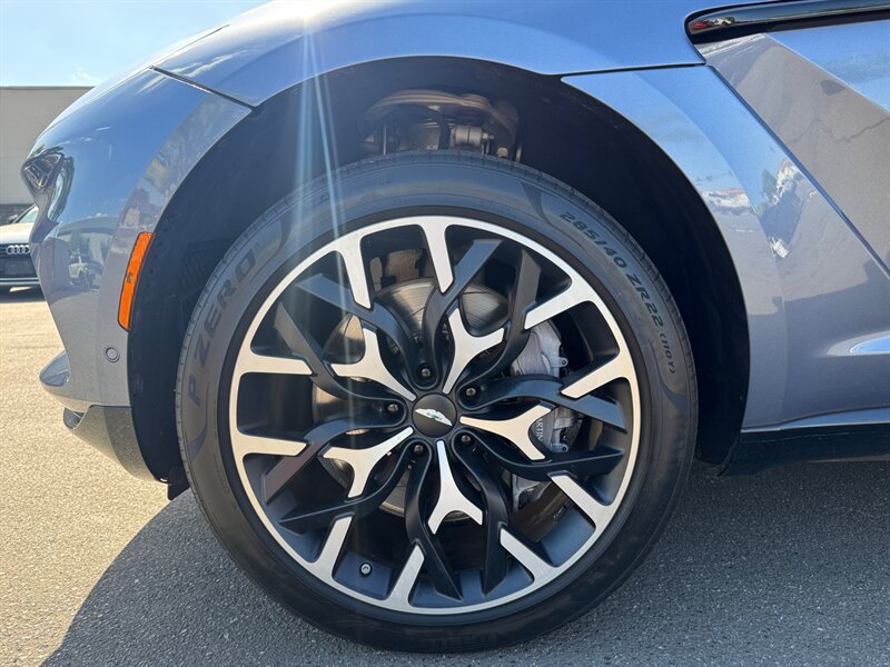 Used 2022 Aston Martin DBX AWD/4WD image 7