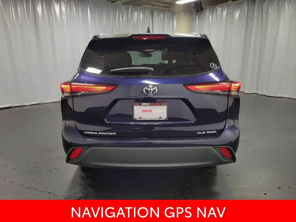 Used 2023 Toyota Highlander XLE AWD/4WD image 7