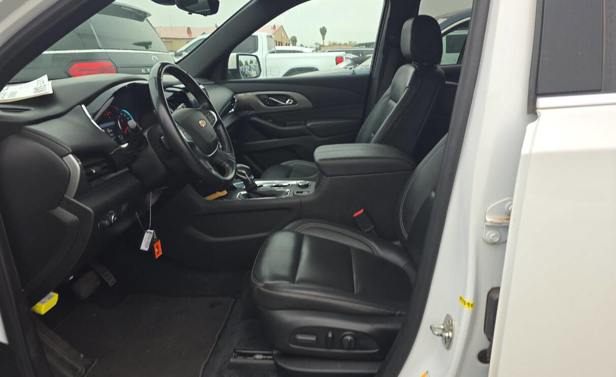 Used 2023 Chevrolet Traverse LT w/ LT Premium Package AWD/4WD image 9