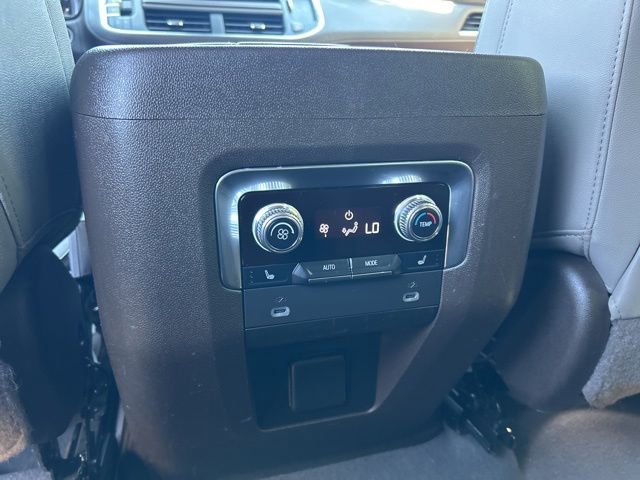 Used 2022 GMC Yukon SLT w/ SLT Luxury Package AWD/4WD image 28