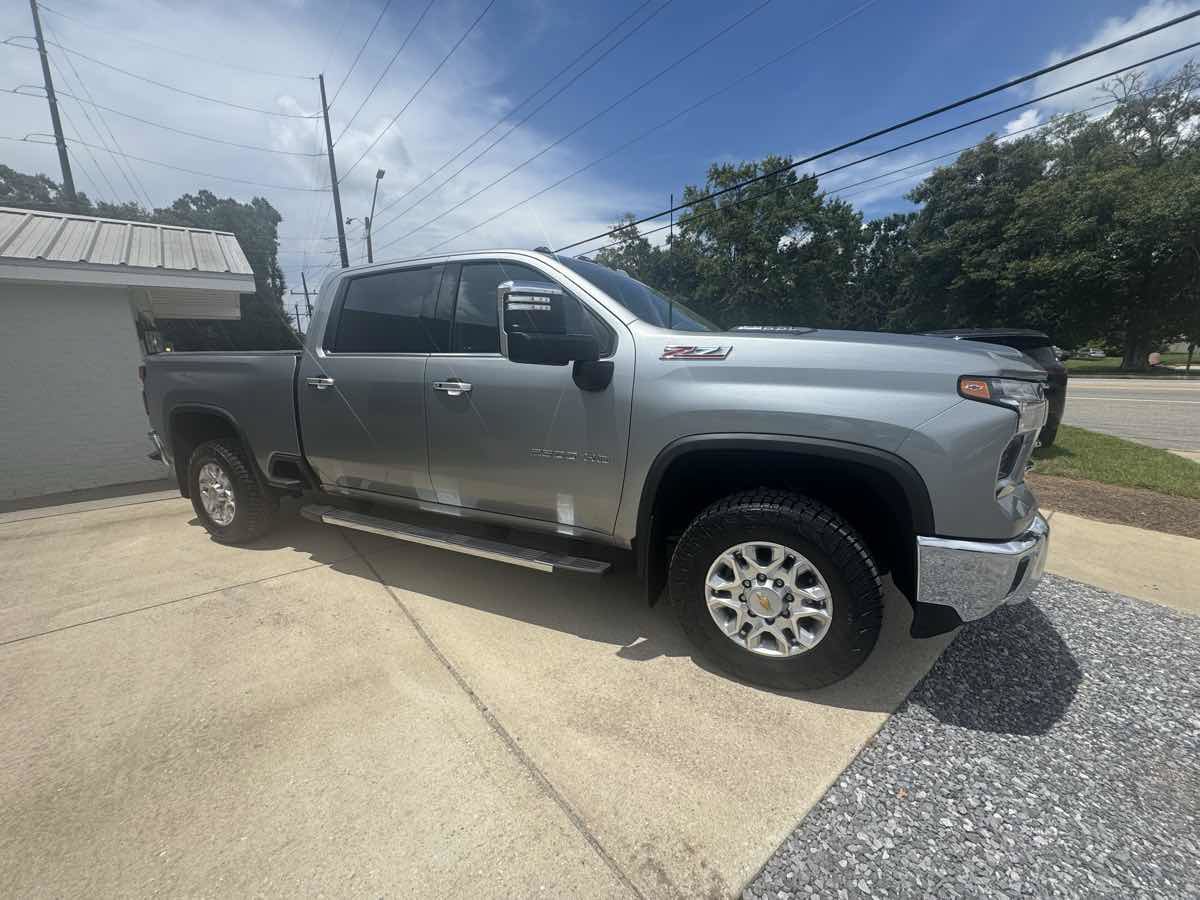 Used 2024 Chevrolet Silverado 2500 LTZ w/ LTZ Plus Package AWD/4WD image 4