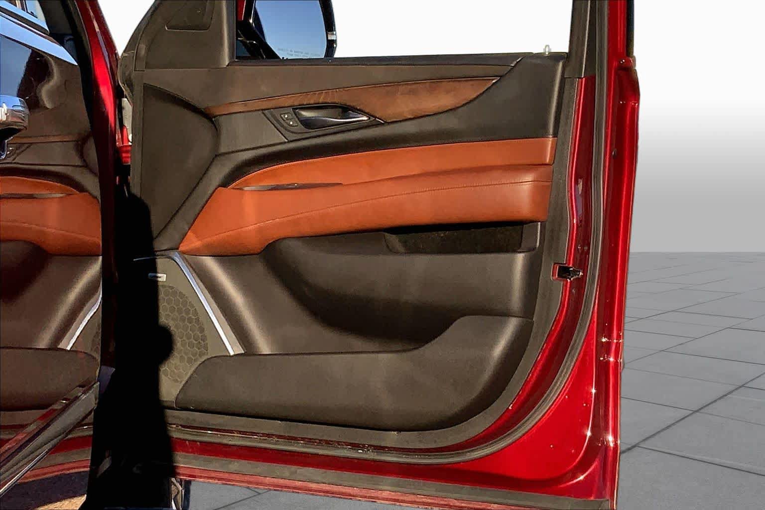 Used 2018 Cadillac Escalade ESV Premium Luxury w/ LPO, Radiant Package AWD/4WD image 21