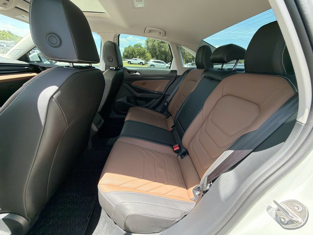 Used 2025 Volkswagen Jetta SEL FWD image 32