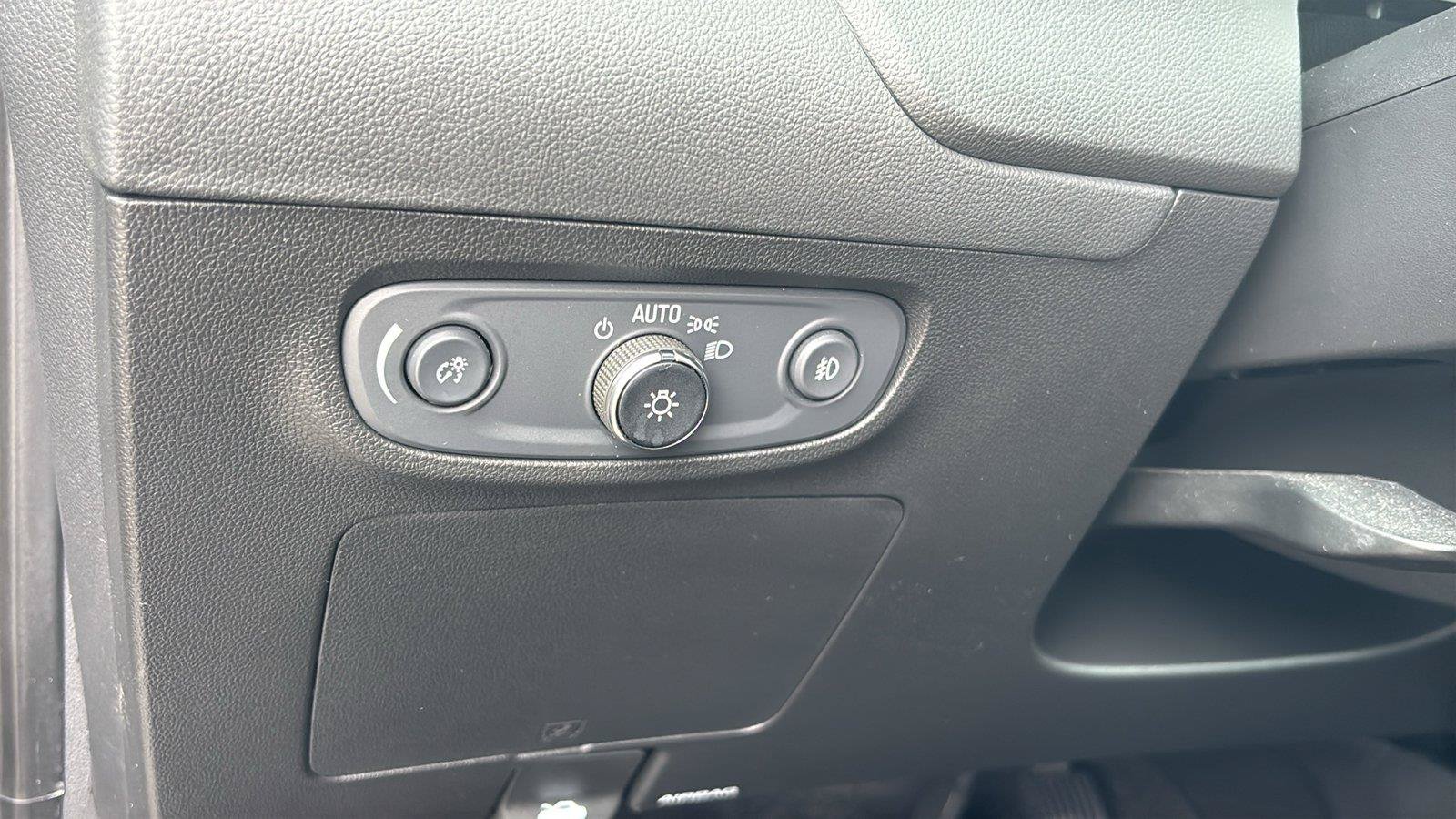 Certified 2023 Buick Encore GX Preferred w/ Cold Weather Comfort Package AWD/4WD image 26