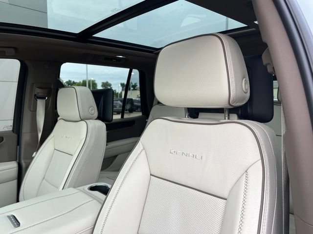Used 2026 GMC Yukon Denali w/ Denali Reserve Package RWD image 10