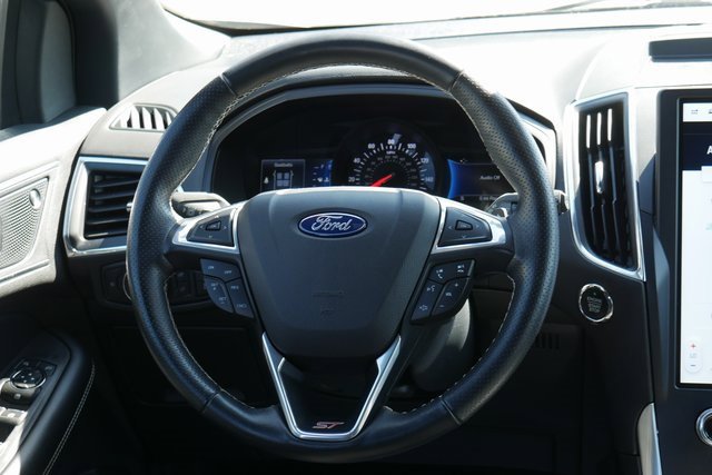 Used 2022 Ford Edge ST image 15