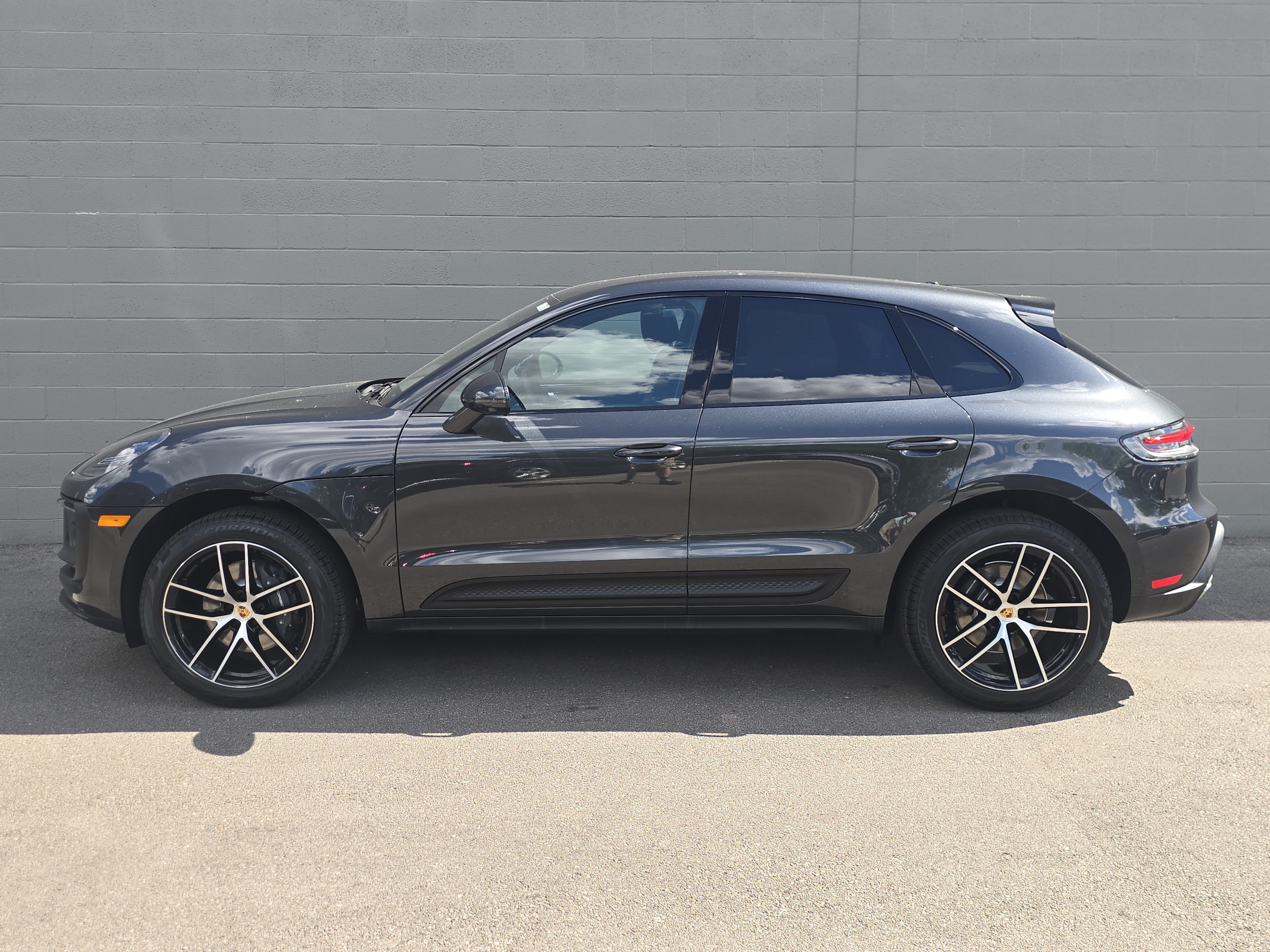 New 2026 Porsche Macan AWD/4WD image 2