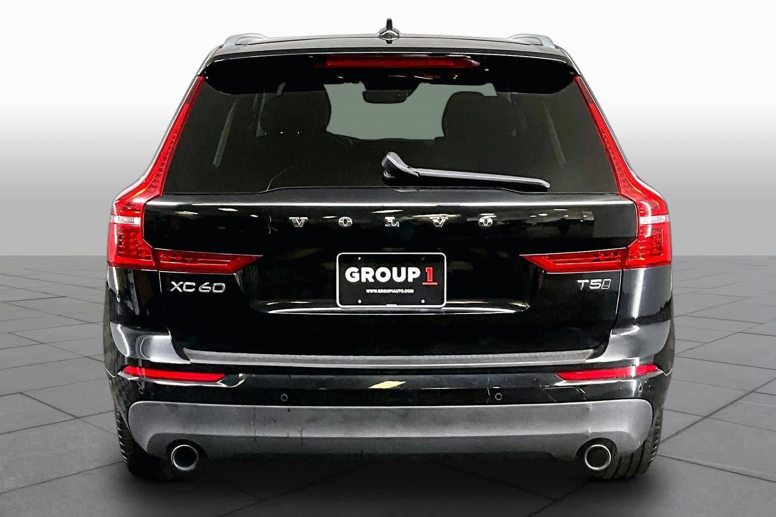 Used 2019 Volvo XC60 T5 Momentum w/ Premium Package AWD/4WD image 5