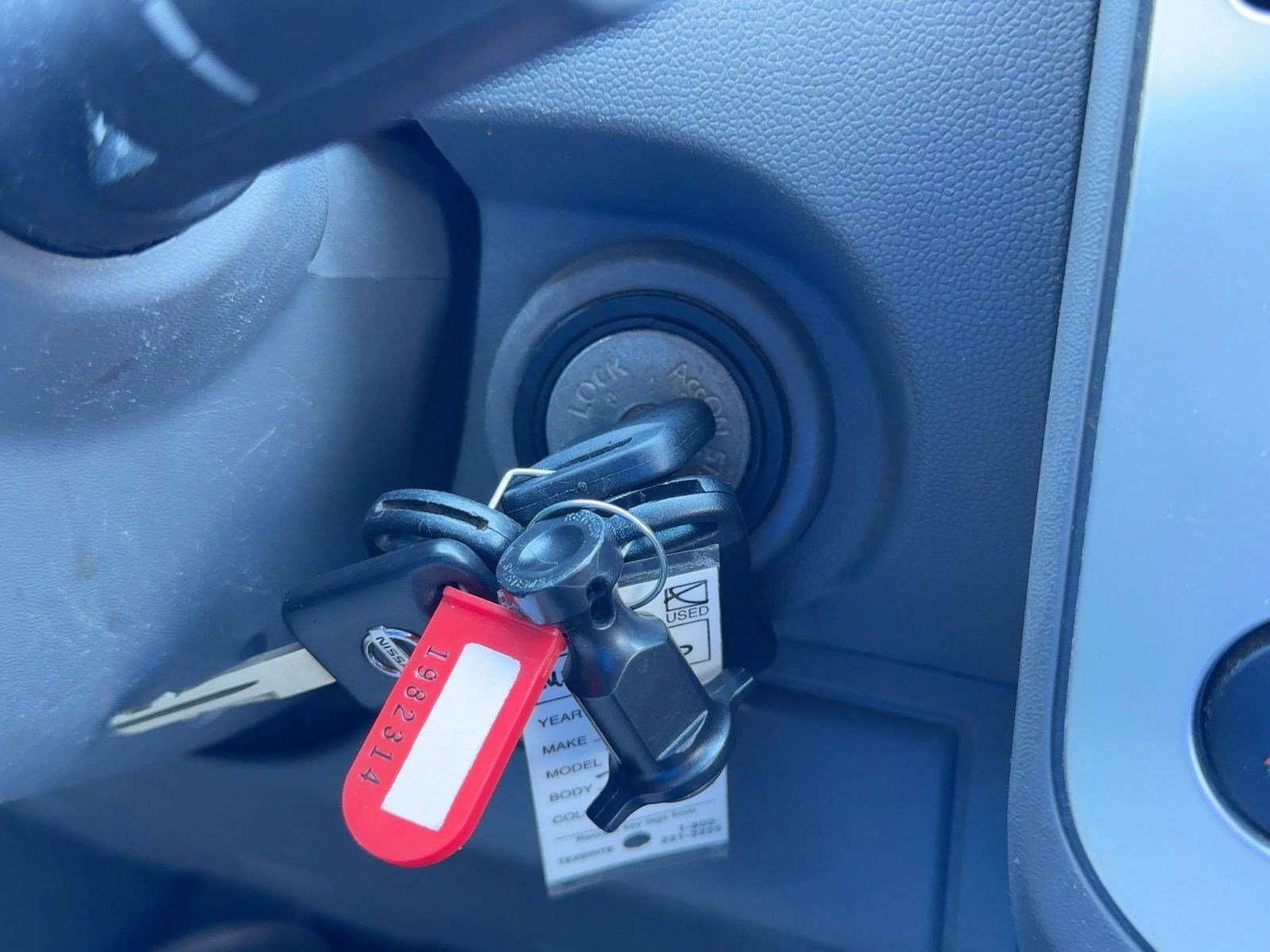 Used 2014 Nissan Frontier SV image 26