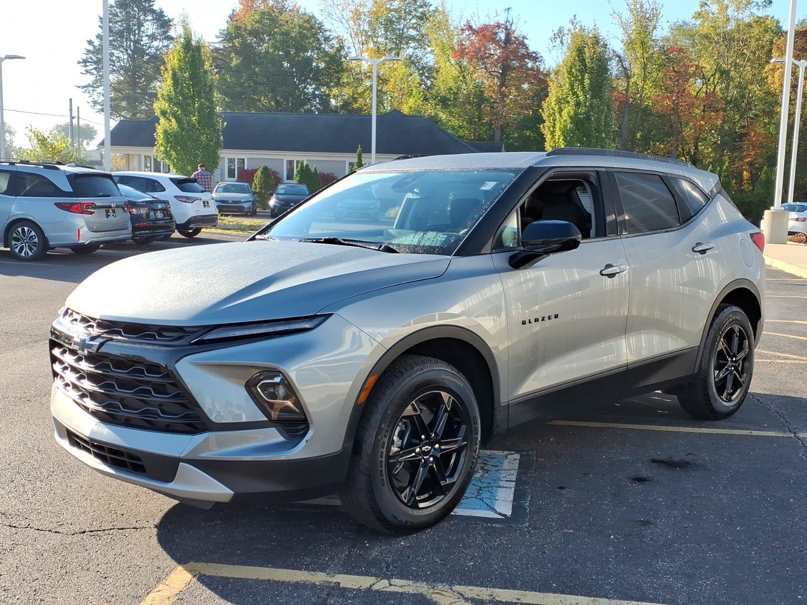 Used 2024 Chevrolet Blazer LT w/ Convenience Package AWD/4WD image 3