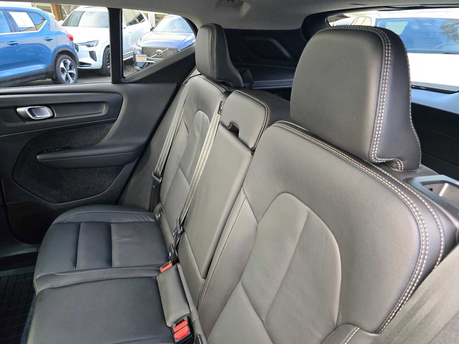 Certified 2025 Volvo XC40 B5 Plus w/ Climate Package image 17