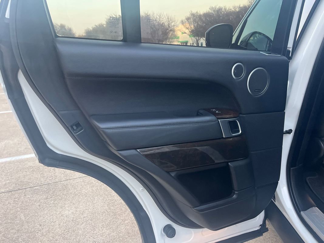 Used 2015 Land Rover Range Rover Supercharged image 16