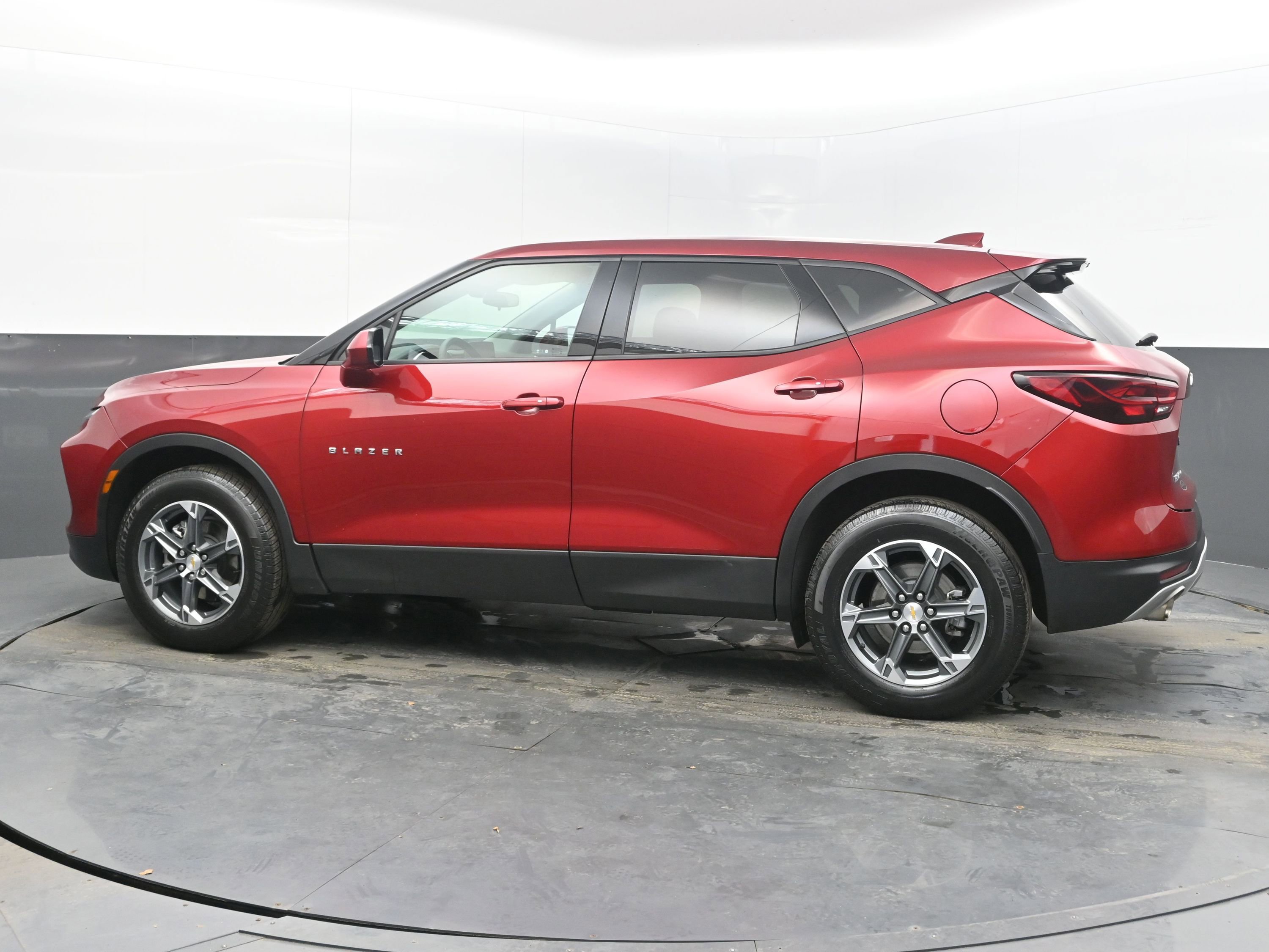 Used 2025 Chevrolet Blazer LT image 7