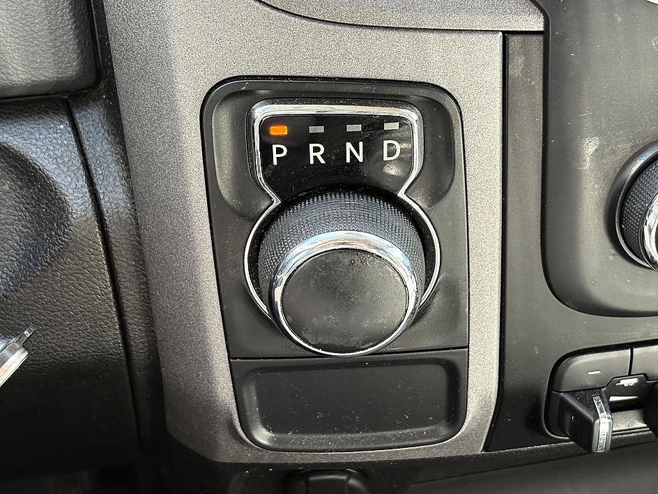 Used 2020 RAM 1500 Tradesman w/ Chrome Appearance Group RWD image 22