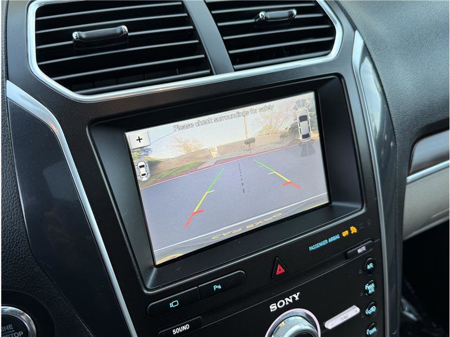 Used 2019 Ford Explorer Limited w/ Class III Trailer Tow Package image 16