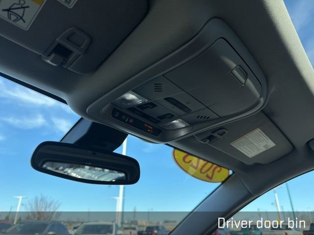 Used 2023 GMC Terrain SLT image 36