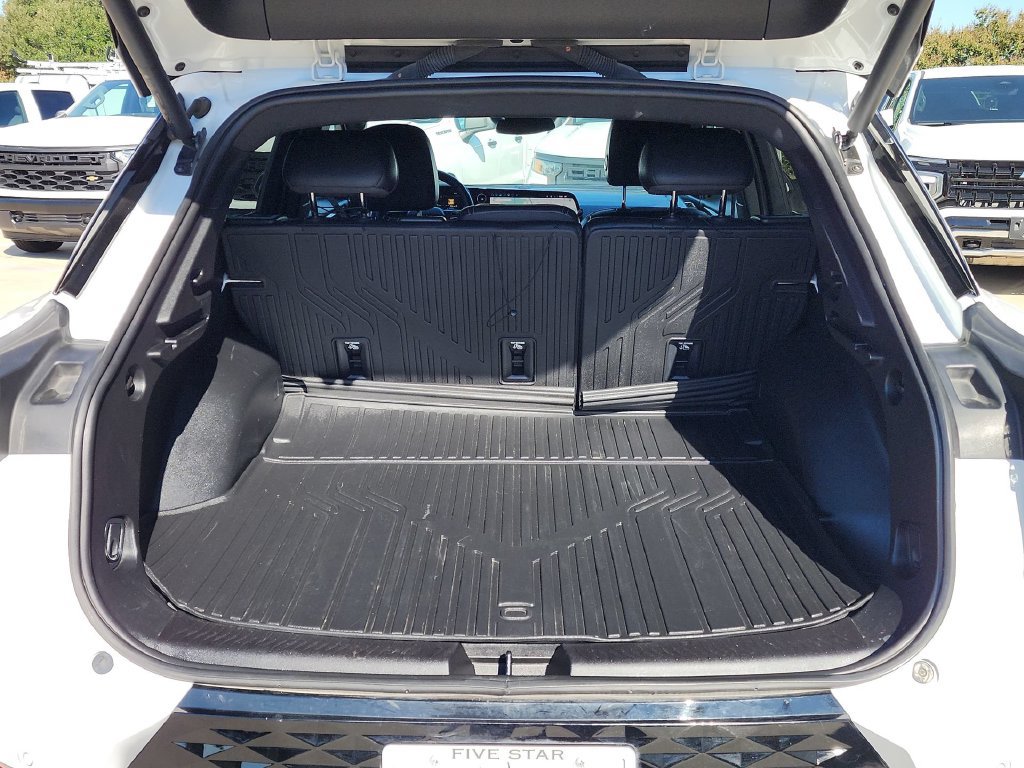 Used 2024 Chevrolet Equinox EV RS FWD image 23
