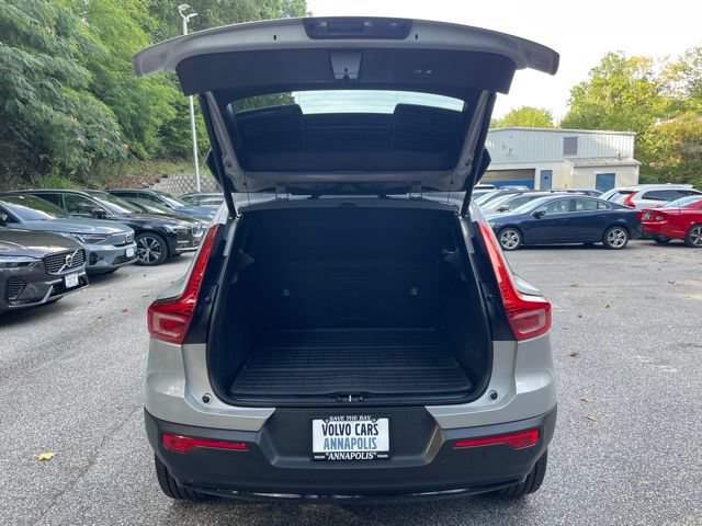 Certified 2023 Volvo XC40 B5 Plus w/ Protection Package Premier AWD/4WD image 16