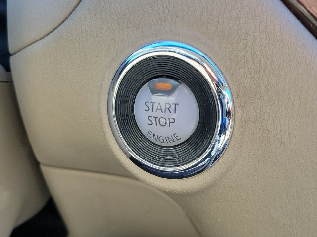 Used 2015 Nissan Pathfinder Platinum w/ Cargo Package FWD image 17