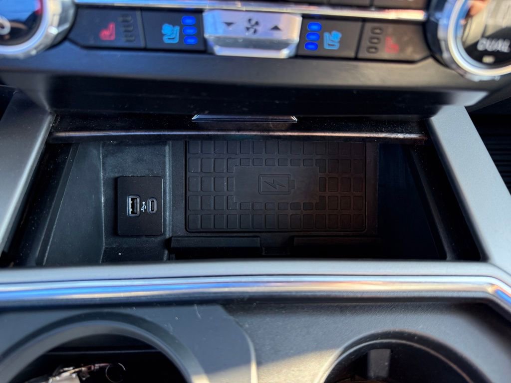 Used 2022 Ford F250 Lariat w/ Tremor Off-Road Package image 32