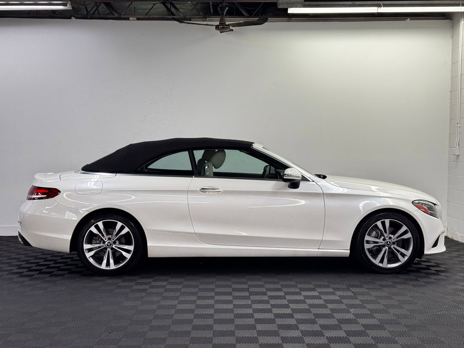 Used 2023 Mercedes-Benz C 300 4MATIC Cabriolet image 4