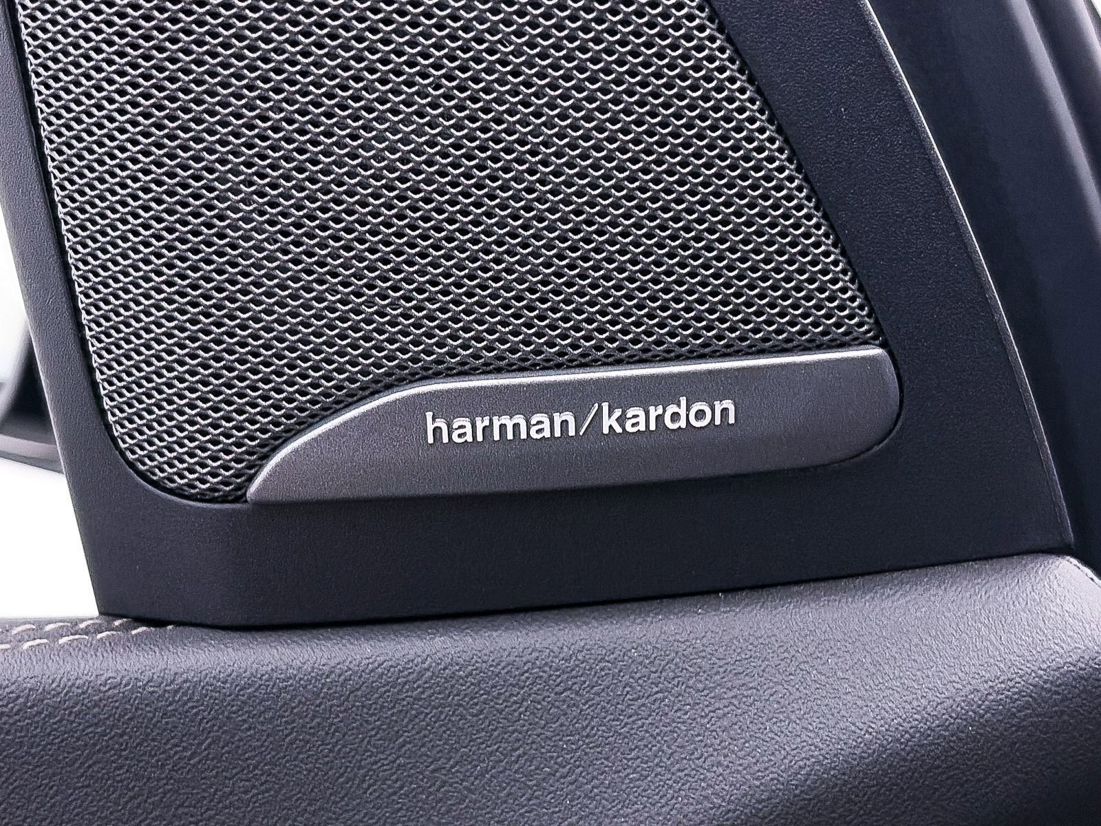 Used 2024 BMW X7 xDrive40i w/ M Sport Package image 4