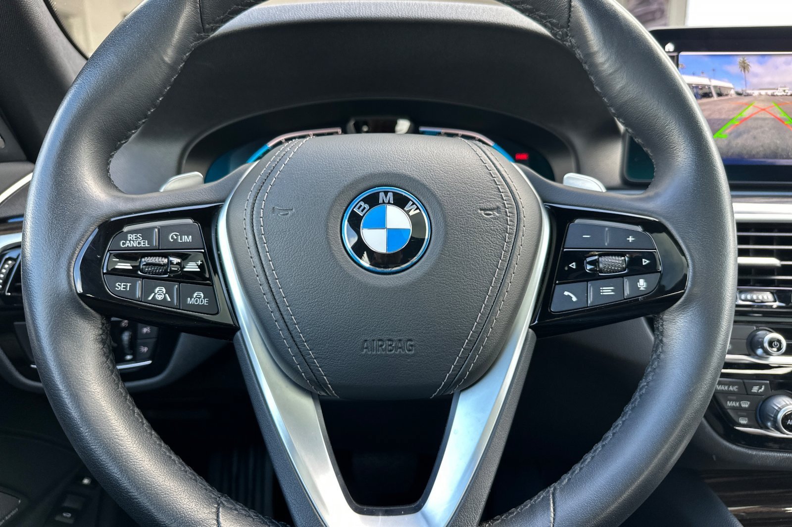 Used 2023 BMW 530e xDrive w/ Premium Package AWD/4WD image 22