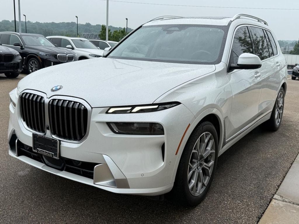 Used 2024 BMW X7 xDrive40i w/ Premium Package AWD/4WD image 8