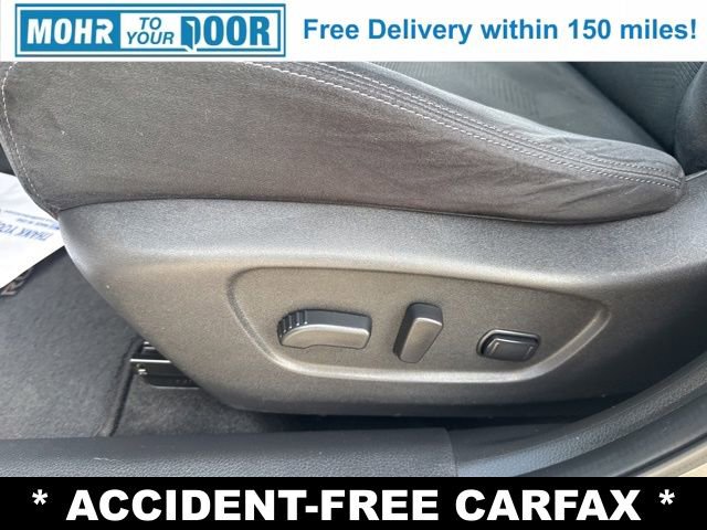 Used 2016 Nissan Rogue SV w/ SV Premium Package image 12