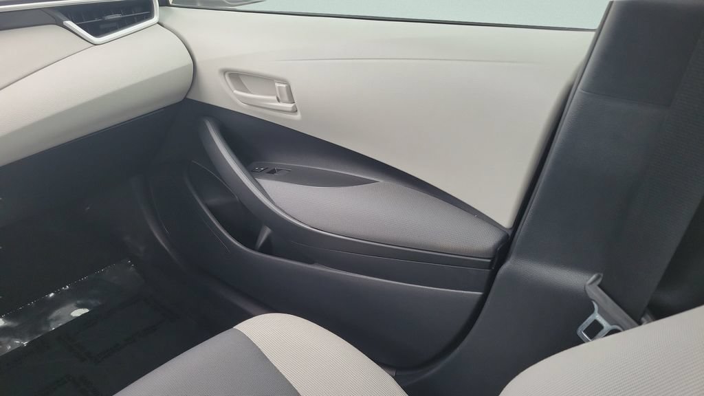 Used 2023 Toyota Corolla LE FWD image 12