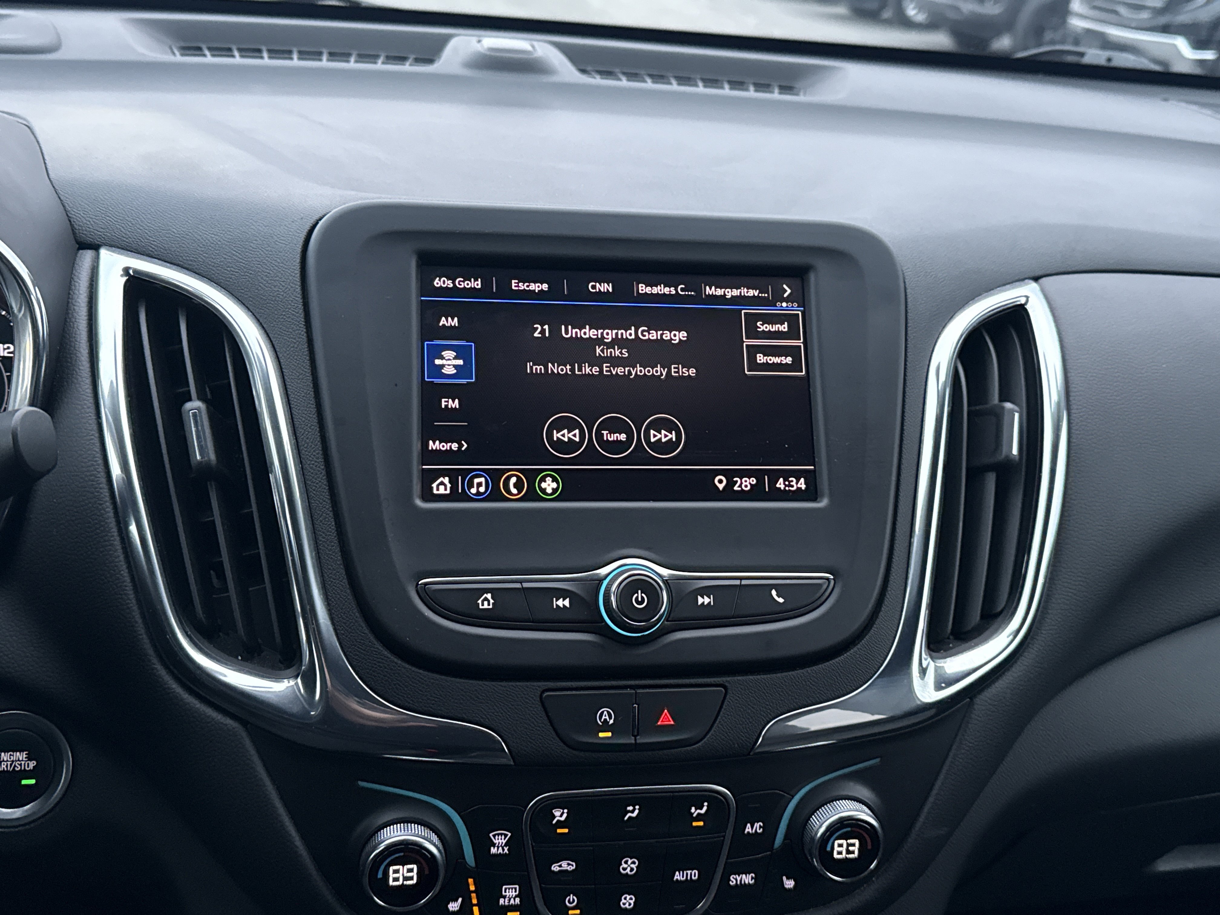 Used 2023 Chevrolet Equinox LT image 25