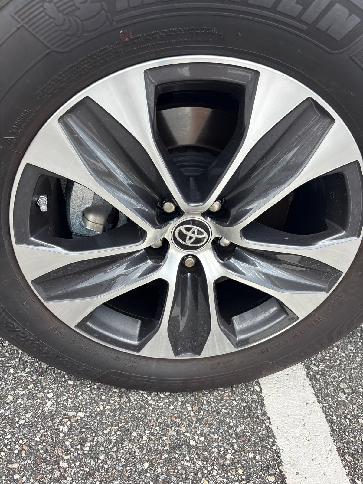 Used 2023 Toyota Highlander XLE FWD image 10