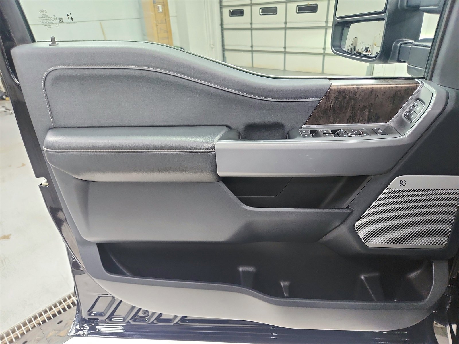 Used 2024 Ford F250 Lariat w/ Chrome Package image 35